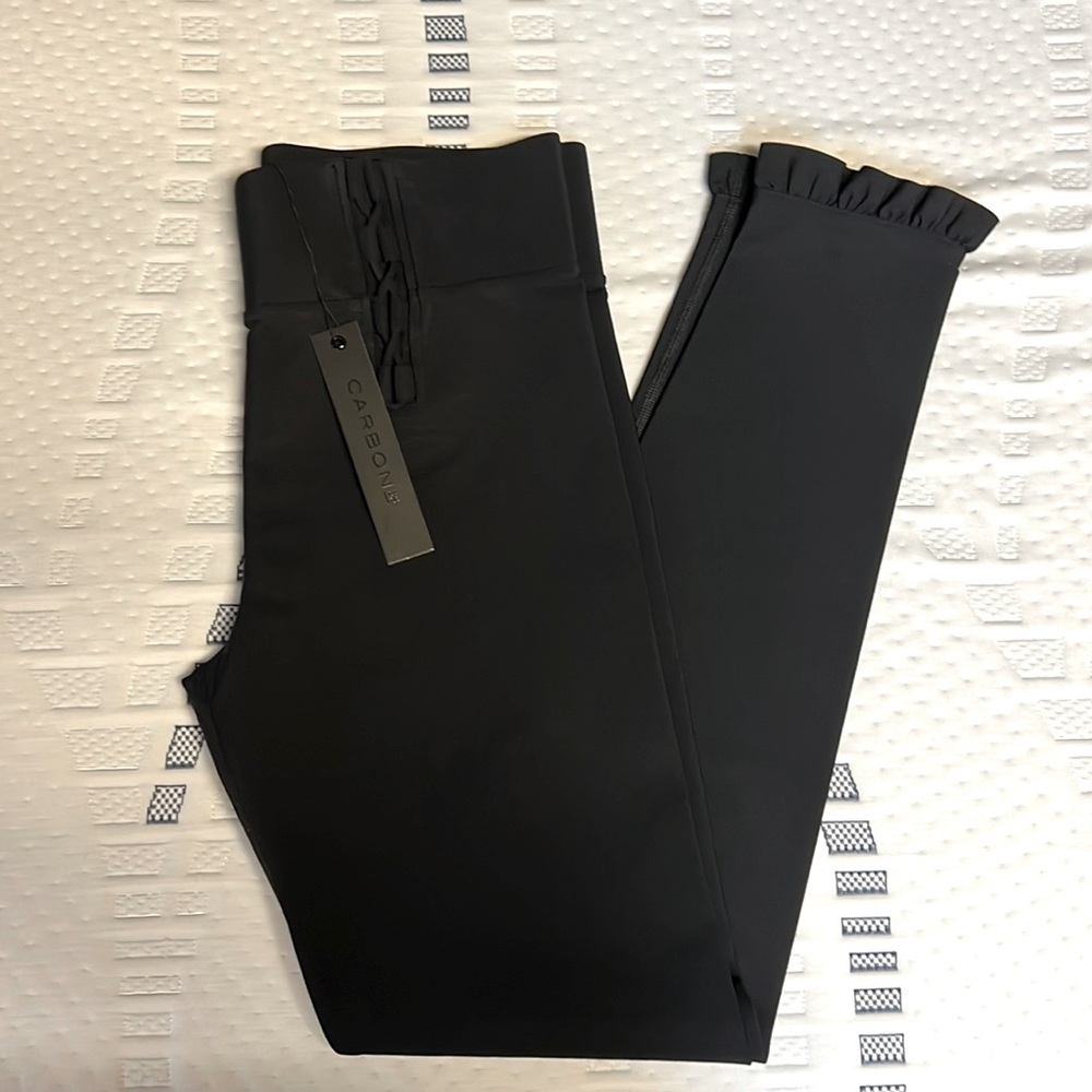 NWT Carbon 38 Leggings. Size: Large
